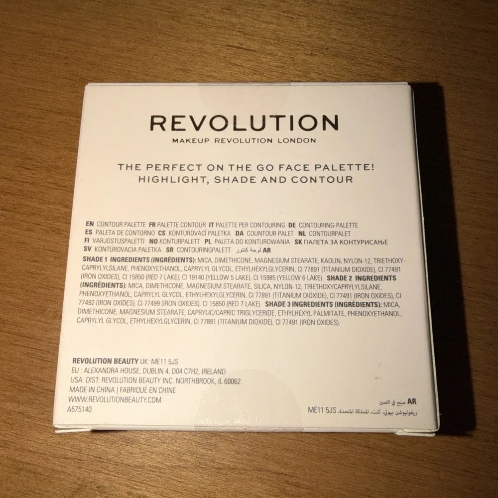 NEW‎ Revolution Contour Powder Compact Fair Highlight, Shade and Contour.